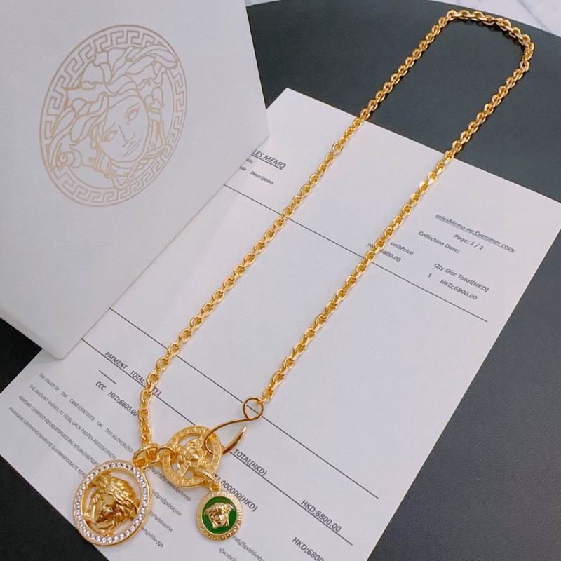 Versace necklace lyx255